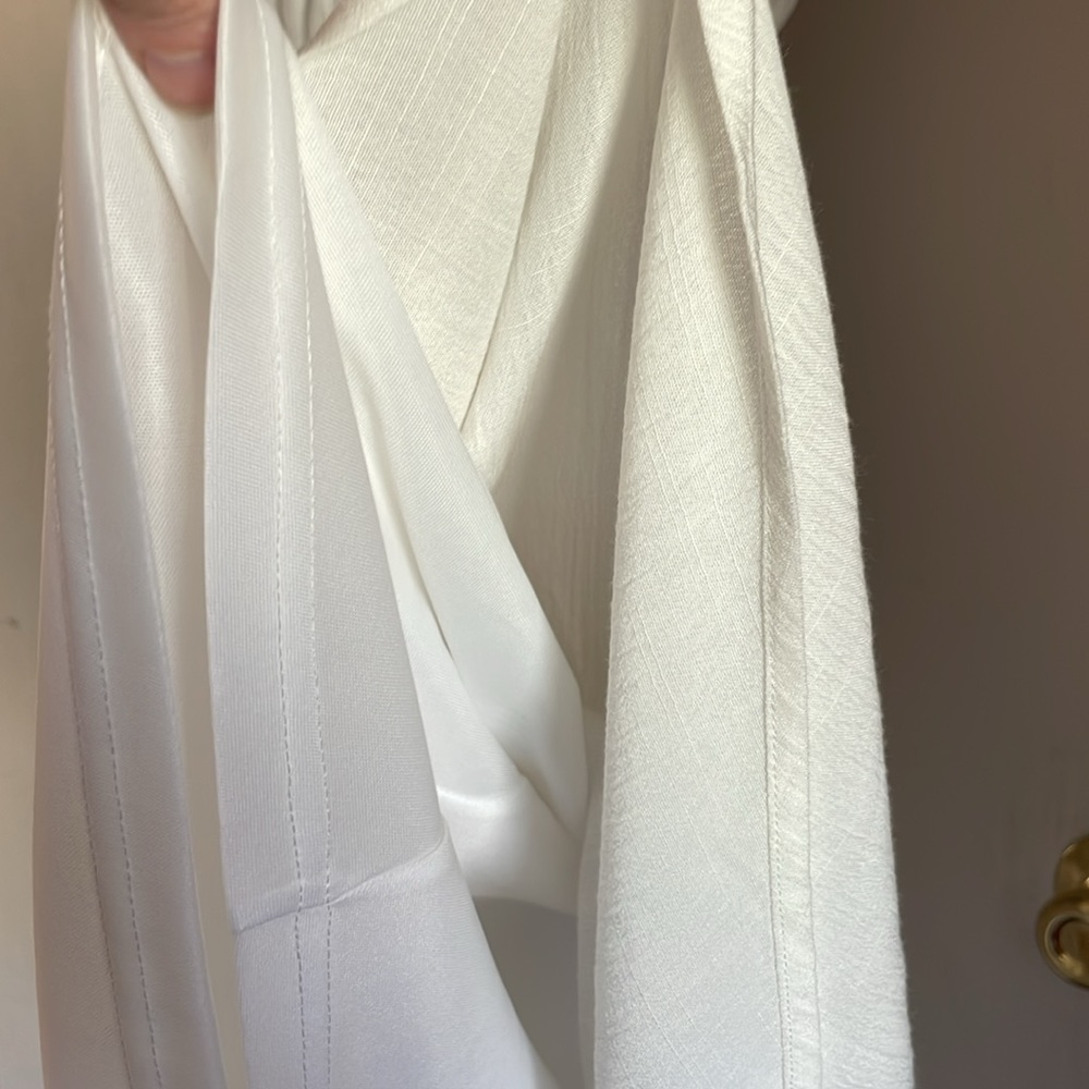 Wishlist, small white summer dress wooden accent buttons, functionable. NWT. - Picture 4 of 9